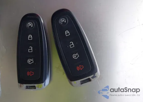 2017 Ford Escape Titanium z USA, uszkodzony, nr VIN 1FMCU0J98HUD29348